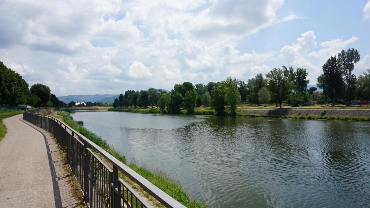 Arno River View Apartment Terraces, Free Parking ฟลอเรนซ์ ภายนอก รูปภาพ